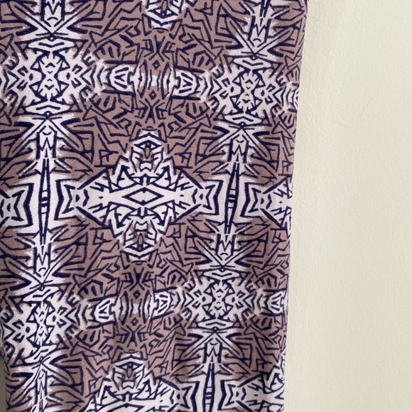 LulaRoe OS Leggings - Picture 2 of 3